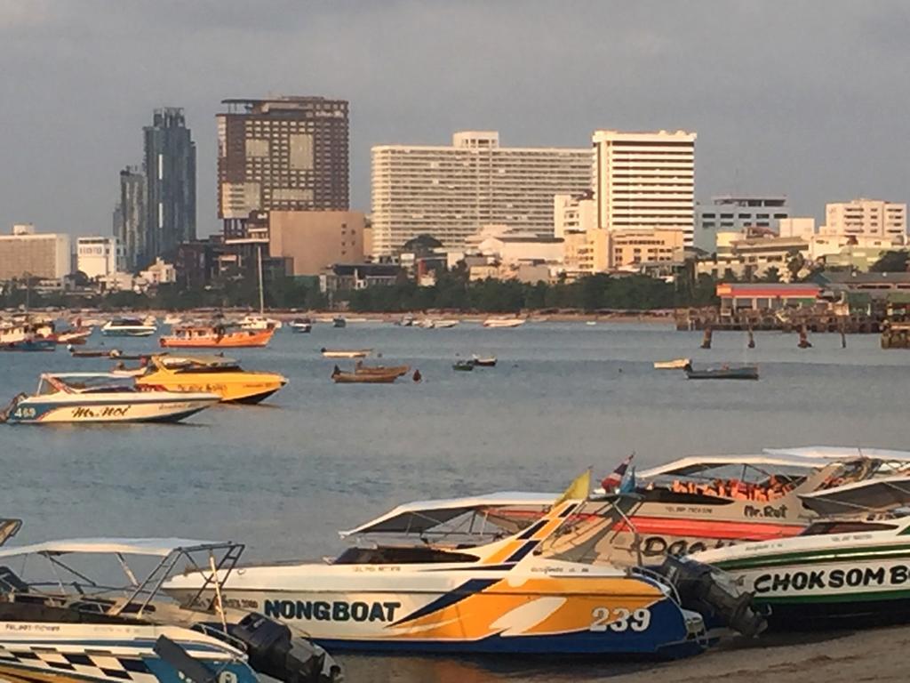 Apartments At View Talay Pattaya Luaran gambar